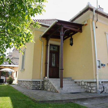 Varkert Deluxe Apartmanhaz Miskolc Eksteriør bilde