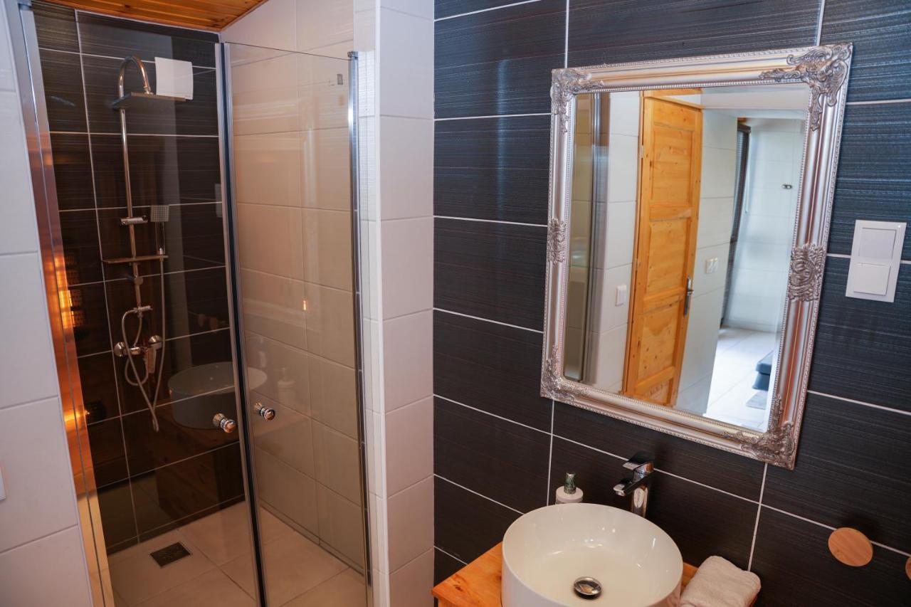Varkert Deluxe Apartmanhaz Miskolc Eksteriør bilde