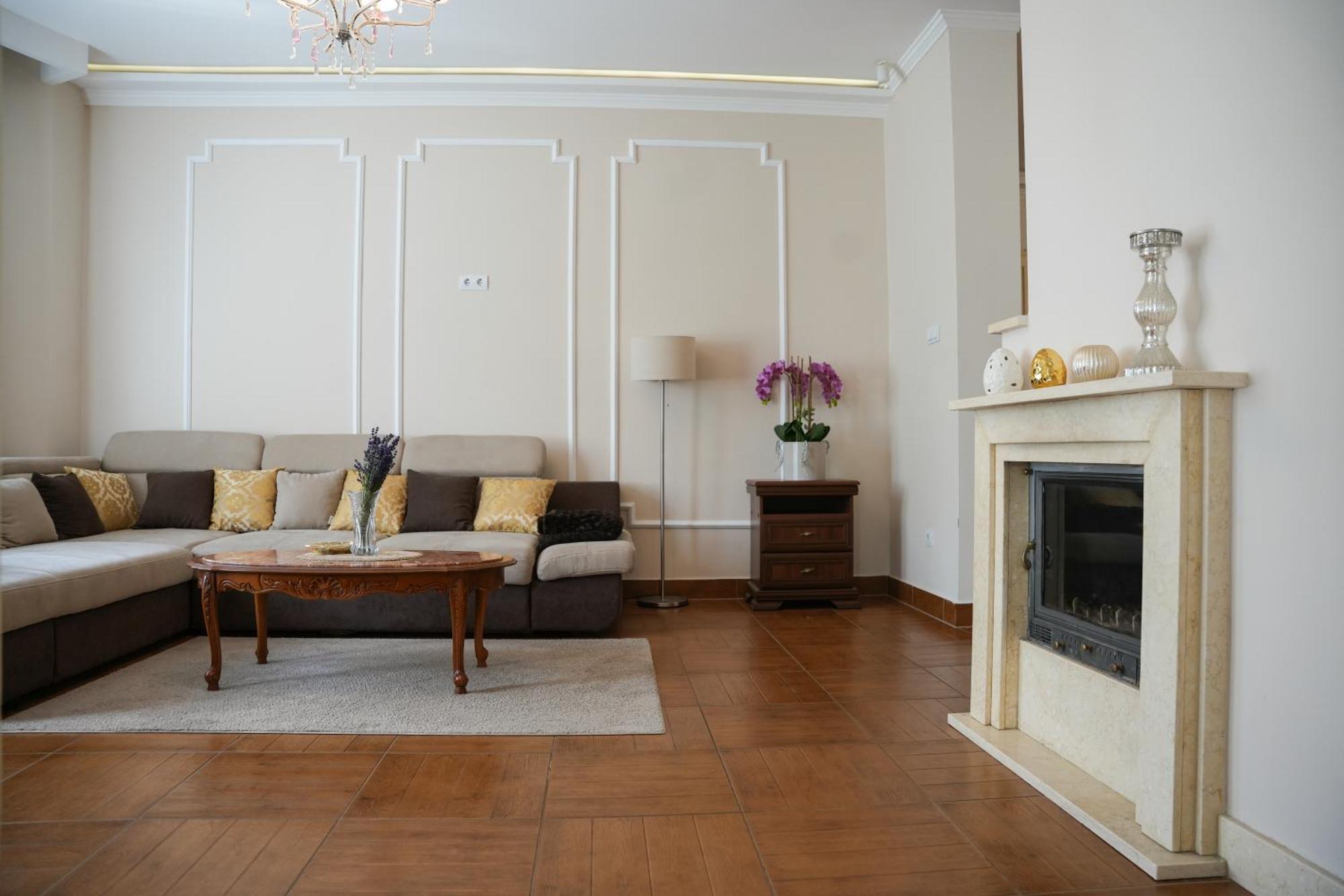 Varkert Deluxe Apartmanhaz Miskolc Eksteriør bilde