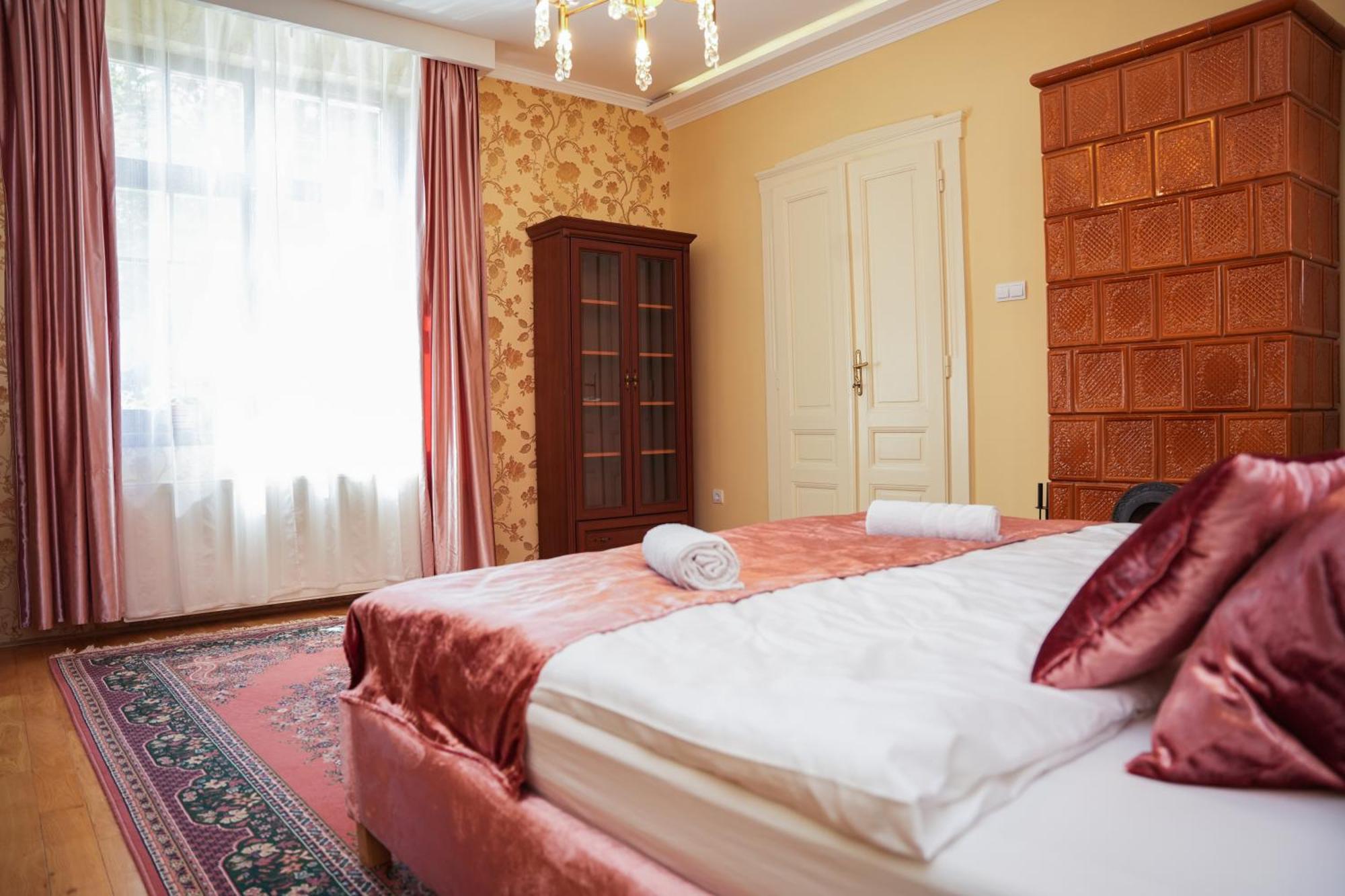 Varkert Deluxe Apartmanhaz Miskolc Eksteriør bilde